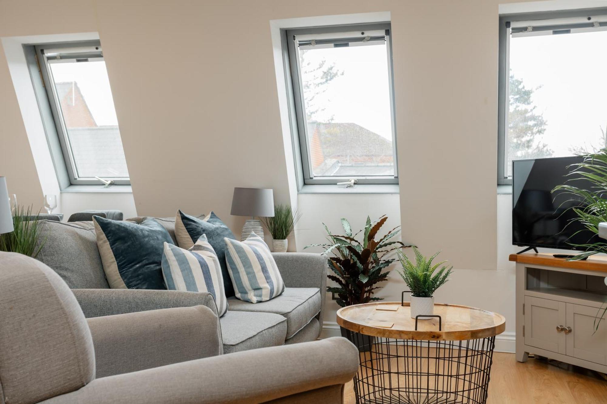 Starhost Residences - Central 3 Bed Apartment At Regents Court, Newbury Newbury  Exteriör bild