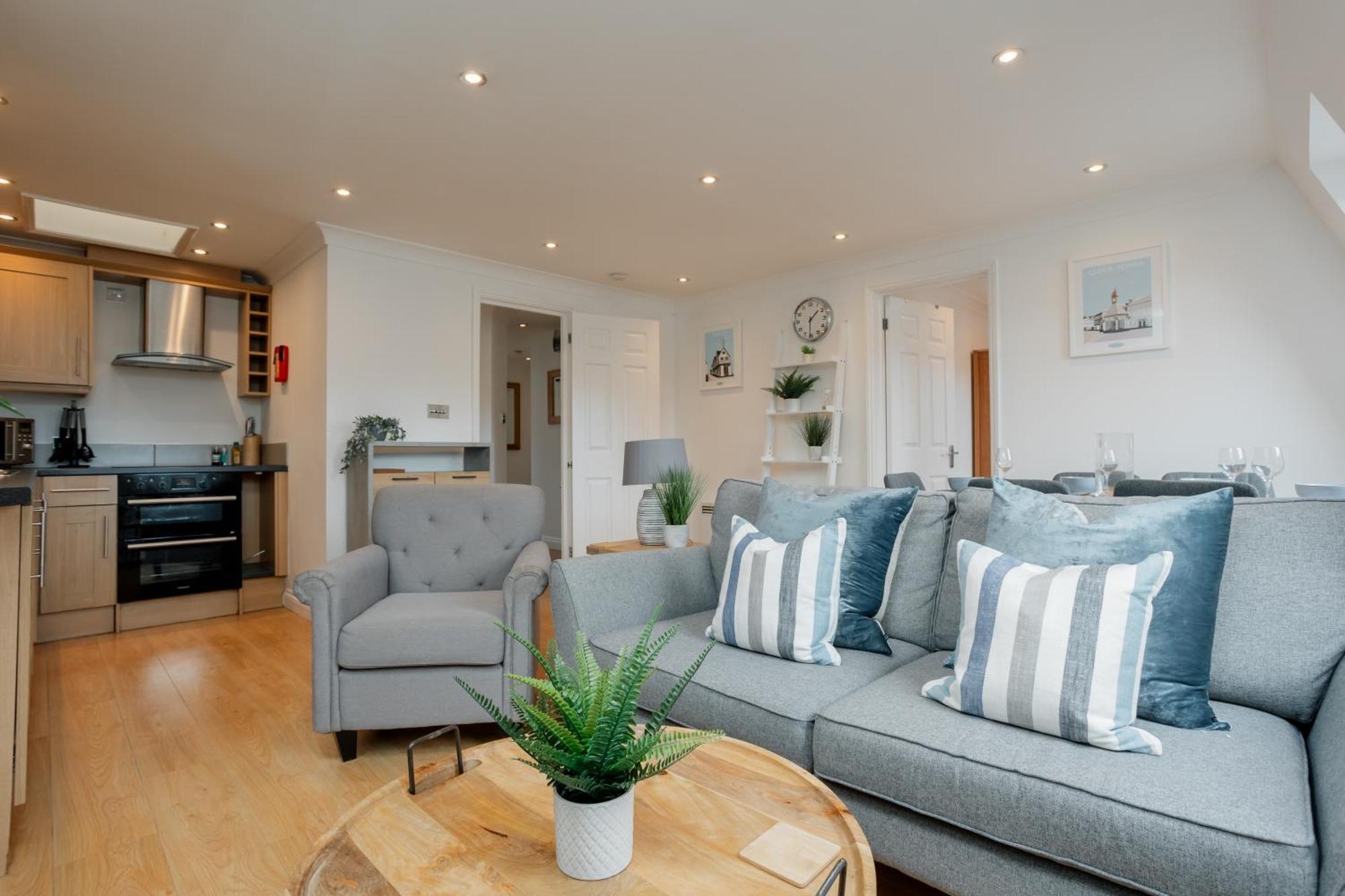 Starhost Residences - Central 3 Bed Apartment At Regents Court, Newbury Newbury  Exteriör bild