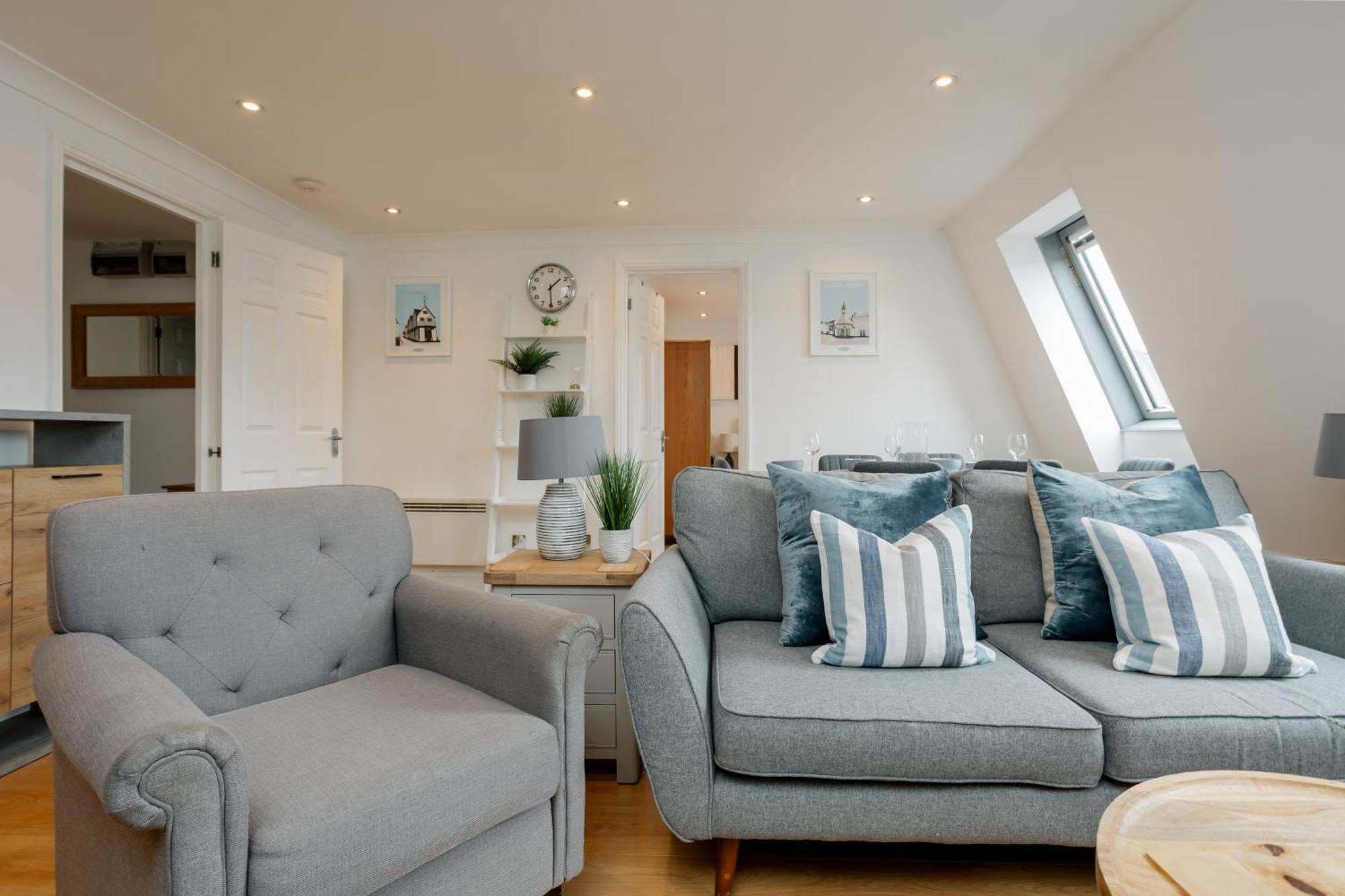 Starhost Residences - Central 3 Bed Apartment At Regents Court, Newbury Newbury  Exteriör bild