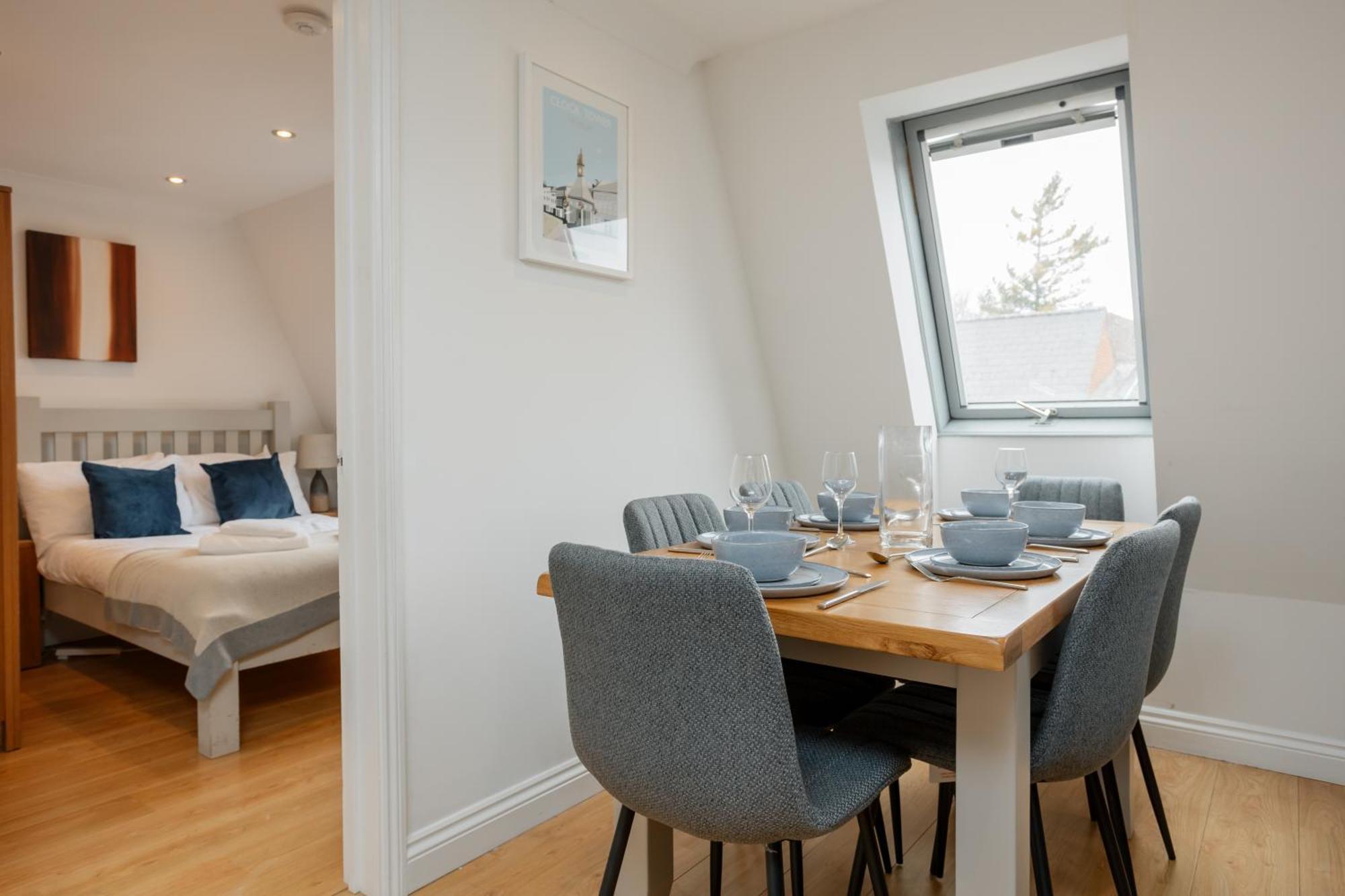 Starhost Residences - Central 3 Bed Apartment At Regents Court, Newbury Newbury  Exteriör bild